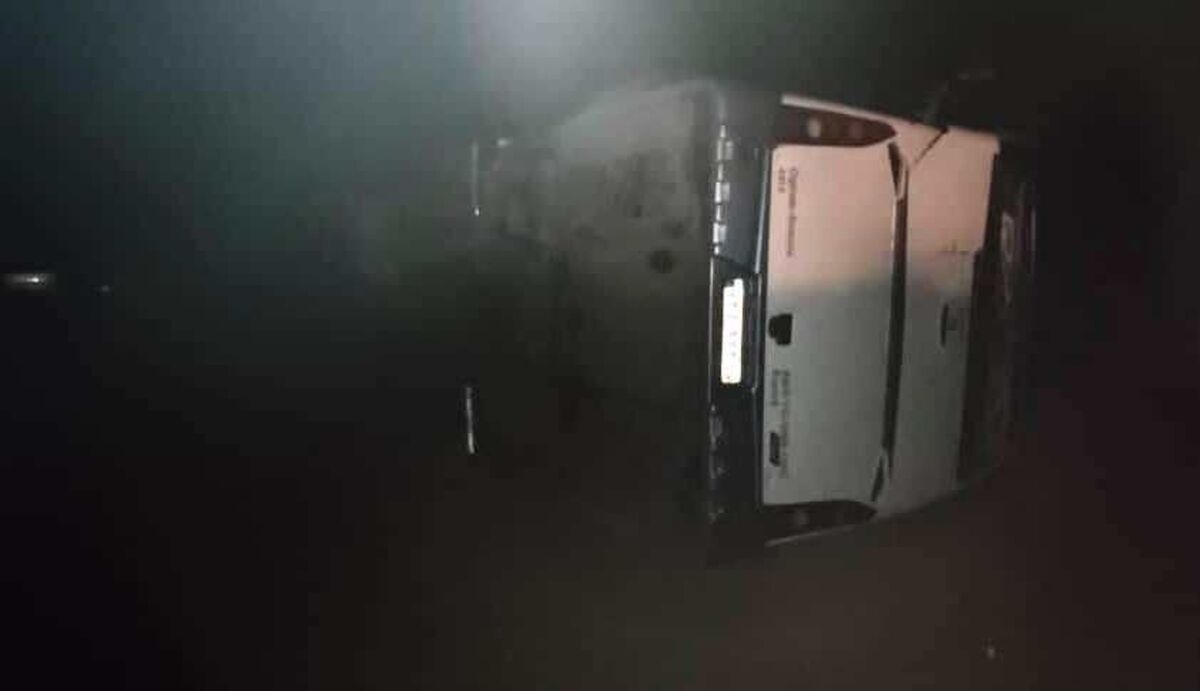 واژگونی اتوبوس در محور اندیمشک - خرم آباد/ یک نفر کشته شد