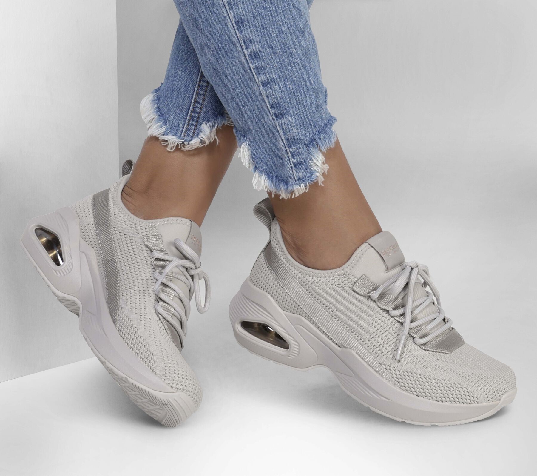 مناسب ترین کفش های ورزشی اسکیچرز برای فصول گرم سال کدامند؟ مناسب ترین کفش های ورزشی اسکیچرز برای فصول گرم سال کدامند؟