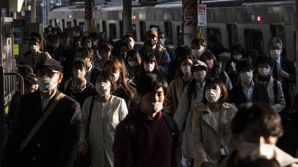 چرا ژاپنی‌ها همچنان ماسک می‌زنند؟/ ترس از کرونا یا قضاوت