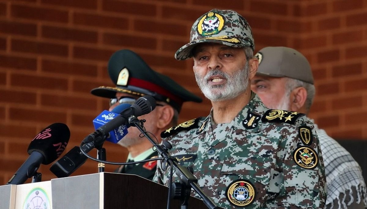 فرمانده کل ارتش: ارتش باید همواره خود را برای پاسخگویی به انتظارات رهبری و مردم عزیزمان آماده کند
