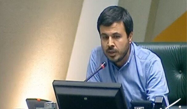 اعتماد: دو «اخلالگر» سخنرانی سال ۱۳۹۴ روحانی که اکنون در «بهارستان» و «پاستور»، «پست و مقام» گرفته‌اند (+عکس‌)