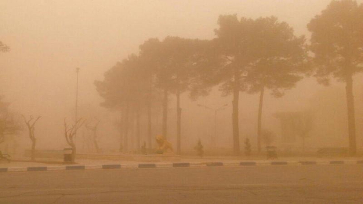 میزان گرد و غبار در آبادان به 25 برابر حد مجاز رسید
