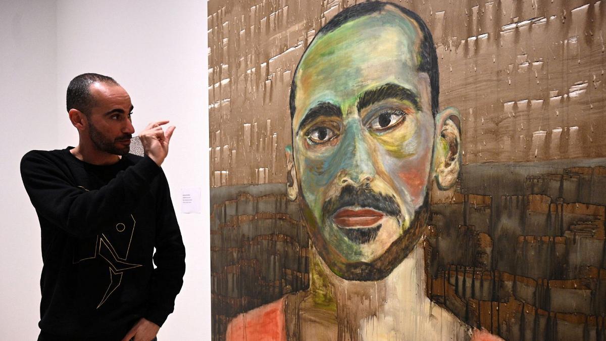 پناهنده ایرانی برای نقاشی با مسواک نامزد دریافت معتبرترین جایزه استرالیا شد