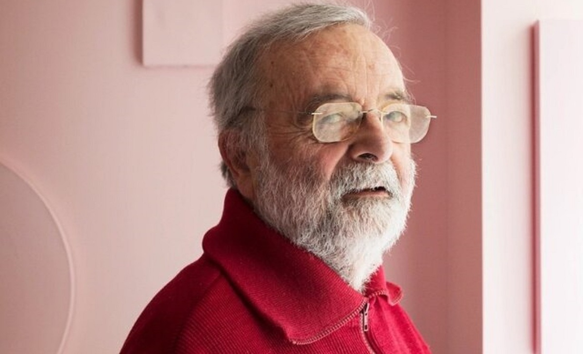 درگذشت نقاشی که به رنگ و بوم دست نمی‌زد