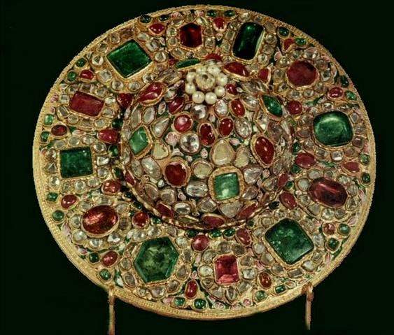 شاهان عشقِ جواهر در عهد قاجار و پهلوی/ جواهرات ملی ایران چقدر می‌ارزد؟