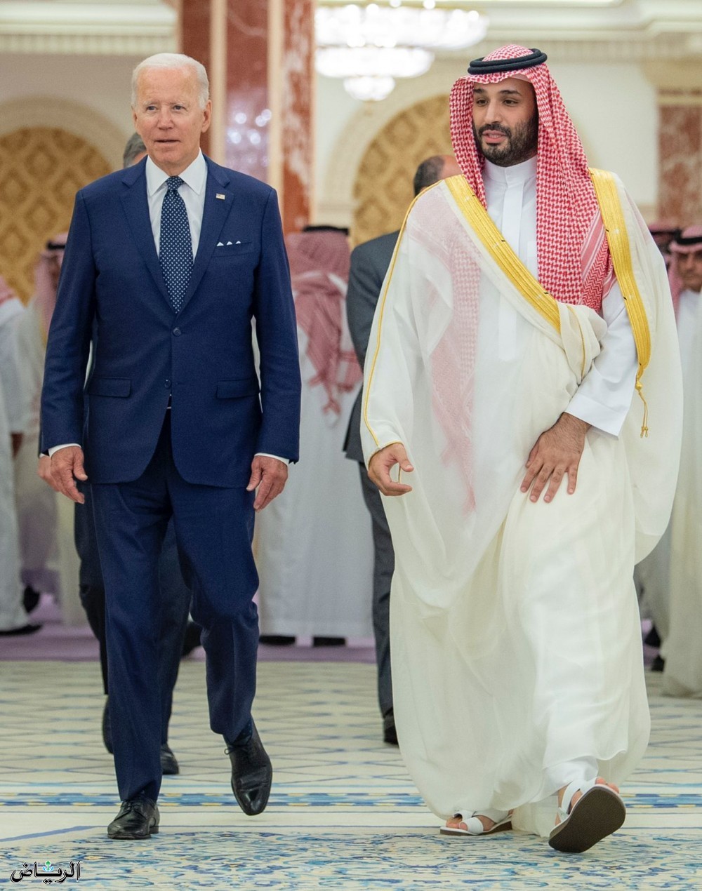 سفر پرحاشیه جو بایدن به عربستان سعودی (+عکس) / مشت برای محمد بن سلمان / خروج امریکایی ها از جزیره صنافیر / ویزای 10 ساله امریکا برای سعودی ها سفر پرحاشیه جو بایدن به عربستان سعودی (+عکس) / مشت برای محمد بن سلمان / خروج امریکایی ها از جزیره صنافیر / ویزای 10 ساله امریکا برای سعودی ها