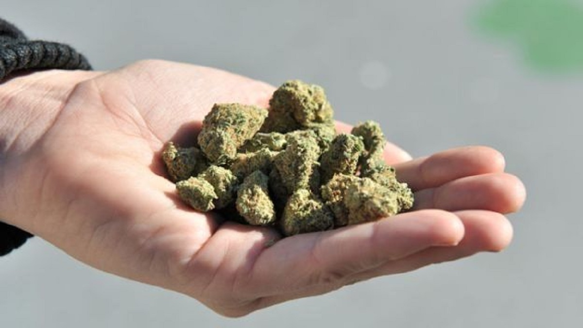 دبی/ جاسازی عجیب 6 کیلو ماری‌جوانا در کره بادام زمینی (+عکس)