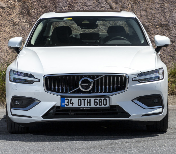 نام برندهای معروف خودرو چگونه انتخاب شدند و چه معنایی دارند؟ نام برندهای معروف خودرو چگونه انتخاب شدند و چه معنایی دارند؟