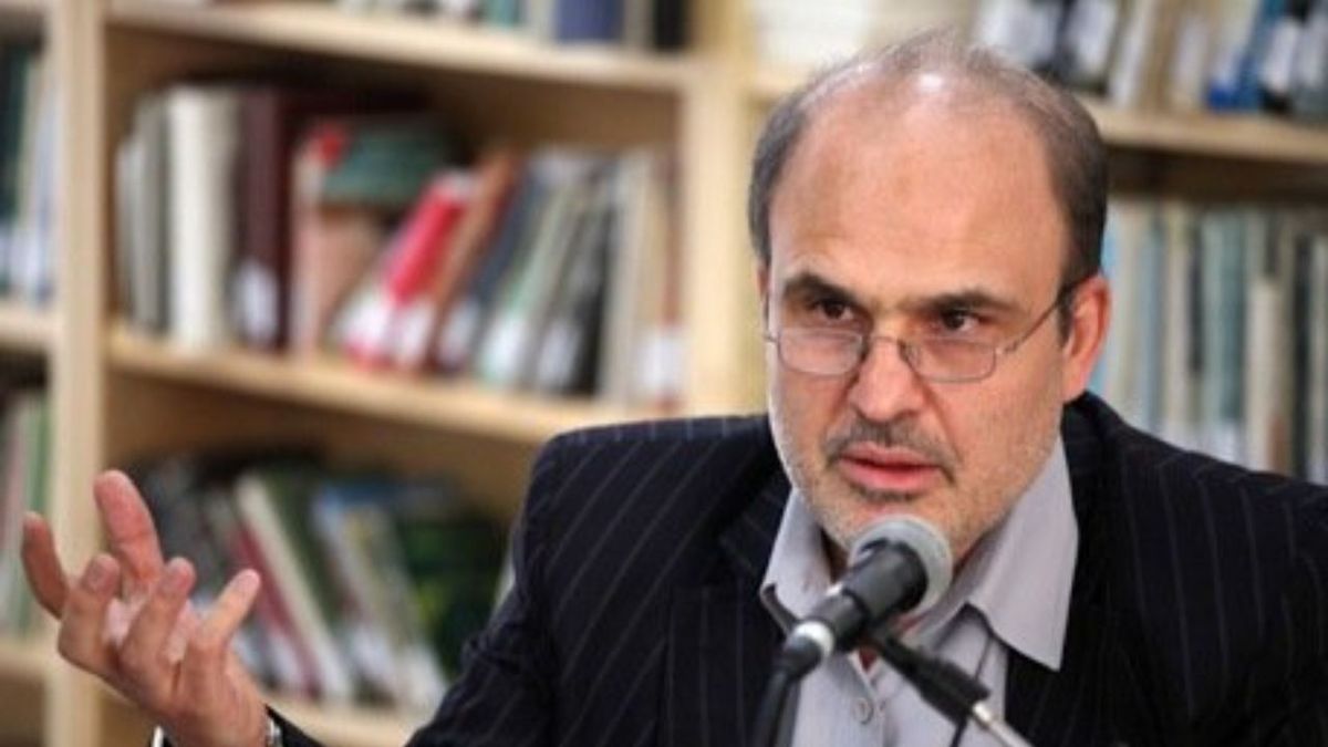 حمیدرضا جلایی پور: پوپولیسم احمدی نژاد یک روز می گفت یارانه پول امام زمان است و یک روز دیگر چفیه به گردن منشور کورش می بست/ پوپولیسم امروز هم با سیل، عکس یادگاری می گیرد