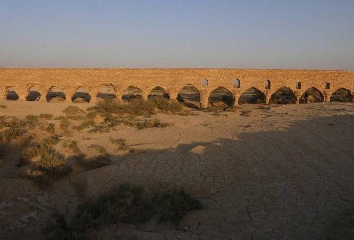 فرو ریختن پل تاریخی در لامرد استان فارس