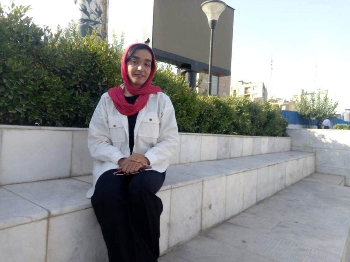 دختر جوان ایرانی راپل کار که روزی ۱۲ ساعت در هوا معلق است (+عکس)