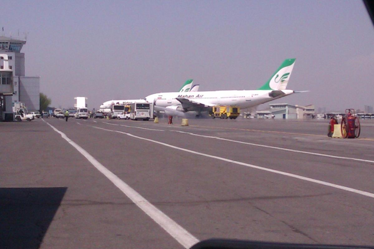 سرگردانی ۸ ساعته مسافران پرواز تهران - مشهد در مهرآباد
