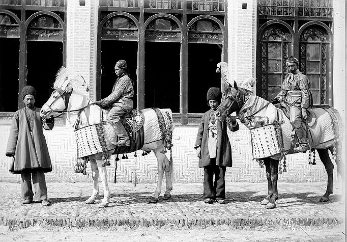شبه‌خوانان تعزیه در ایام محرم عکس از آنتوان سوروگین