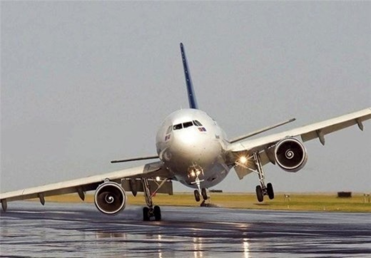 مقام آگاه: فرودگاه مشهد از اول گواهینامه فرودگاهی نداشت/ هواپیماها در گرما با حداکثر مسافر و بار پرواز نکنند