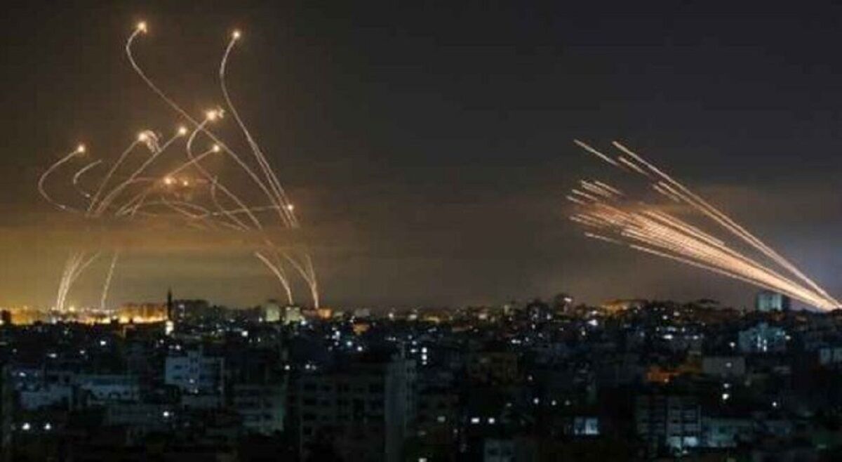 رادیو ارتش اسرائیل: شلیک بیش از ۴۰۰ موشک از غزه به اسرائیل