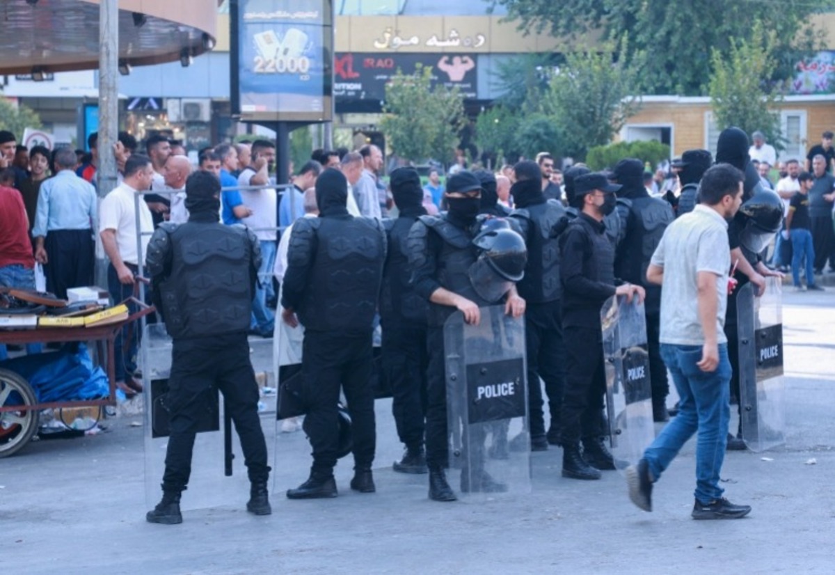 تجمع اعتراضی در کردستان عراق (+عکس) / بازداشت نمایندگان پارلمان / شلیک گاز اشک آور و گلوله پلاستیکی