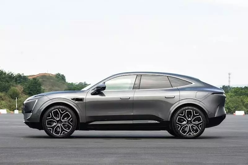 آواتار ۱۱؛ پورشه کاین چینی با تکنولوژی هواوی و طراحی نادر فقیه زاده آواتار ۱۱؛ پورشه کاین چینی با تکنولوژی هواوی و طراحی نادر فقیه زاده