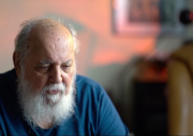 و پرده برای همیشه فرو‌افتاد...