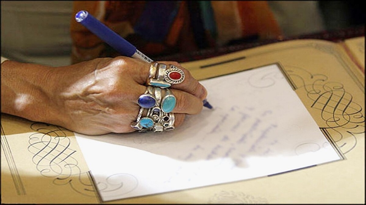 رمال گفت اگر میخواهی زبان مادرت را ببندم طلاهایت را در فلان قبرستان دفن کن / فردا دنبال طلاها رفتم؛ رمال گفت اموات آنها را برده اند که طلسم بسازند!