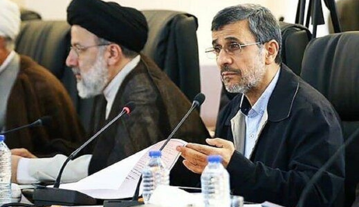 روزنامه شرق: هریک از دولت های پس از انقلاب، از دولت قبل خودش ضعیف تر بوده/ رئیسی ادامه احمدی نژاد است و در همان باتلاق فرو خواهد رفت