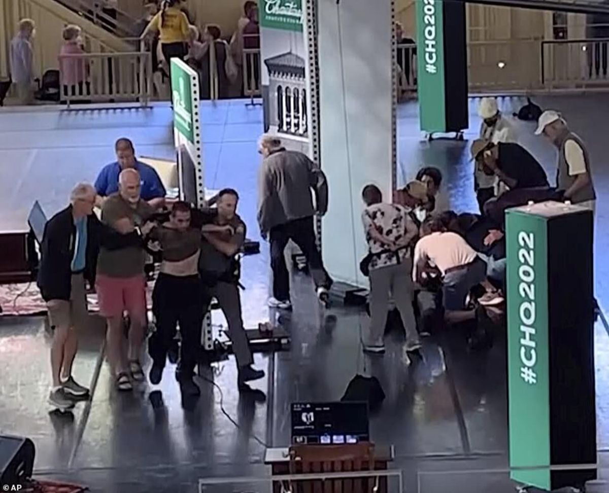 ضارب رشدی به تلاش برای قتل درجه ۲ متهم شد