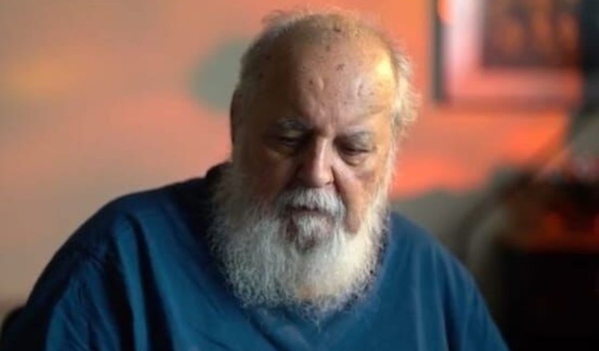 سوءِ استفاده یک شرکت آرایشی از اتفاق درگذشت هوشنگ ابتهاج/ «سایه» دست‌مایۀ یک حراجی جعلی شد