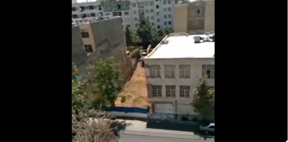 ببینید| ریزش ساختمانی 3 طبقه در تبریز به علت گودبرداری زمین کناری