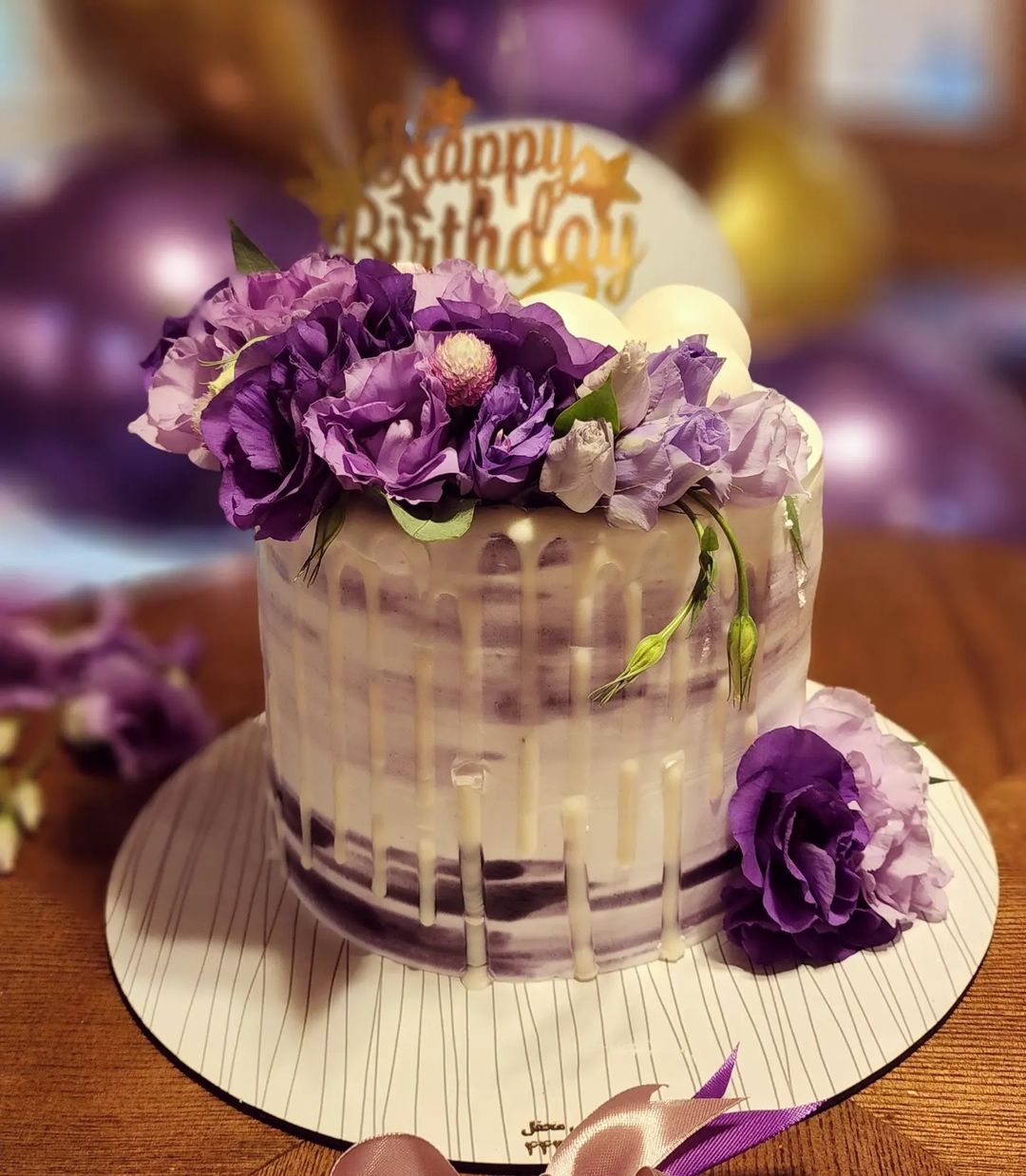 جشن تولد خانم مجری در کنار همسرش (عکس)