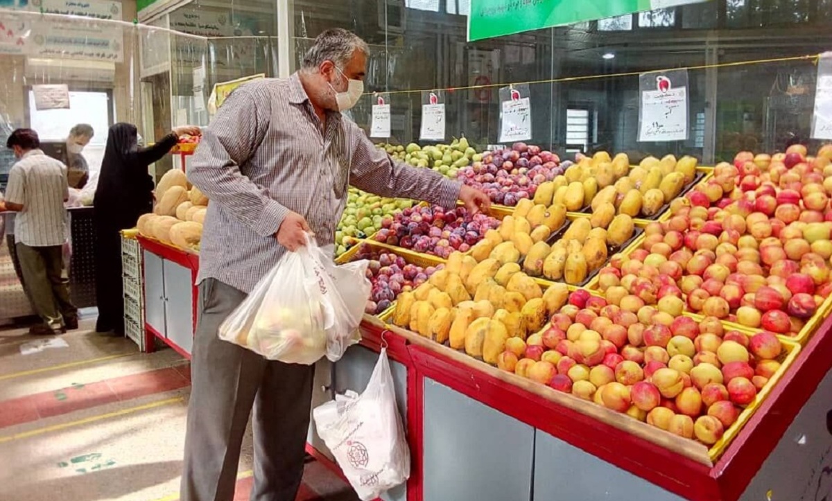رئیس اتحادیه بارفروشان: مردم میوه را دانه‌ای می خرند