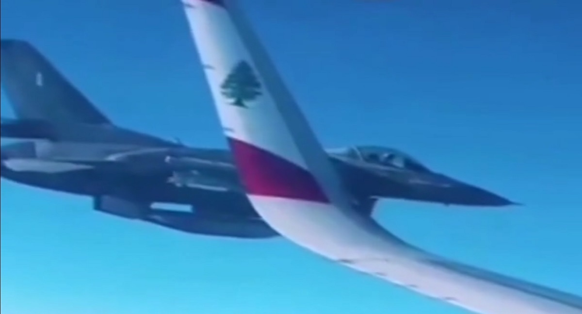 نزدیک شدن دو جنگنده ناتو به هواپیمای مسافربری لبنان