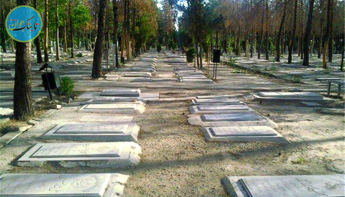 ببینید| سرقت عجیب قاب‌های آلومینیومی از یک آرامستان