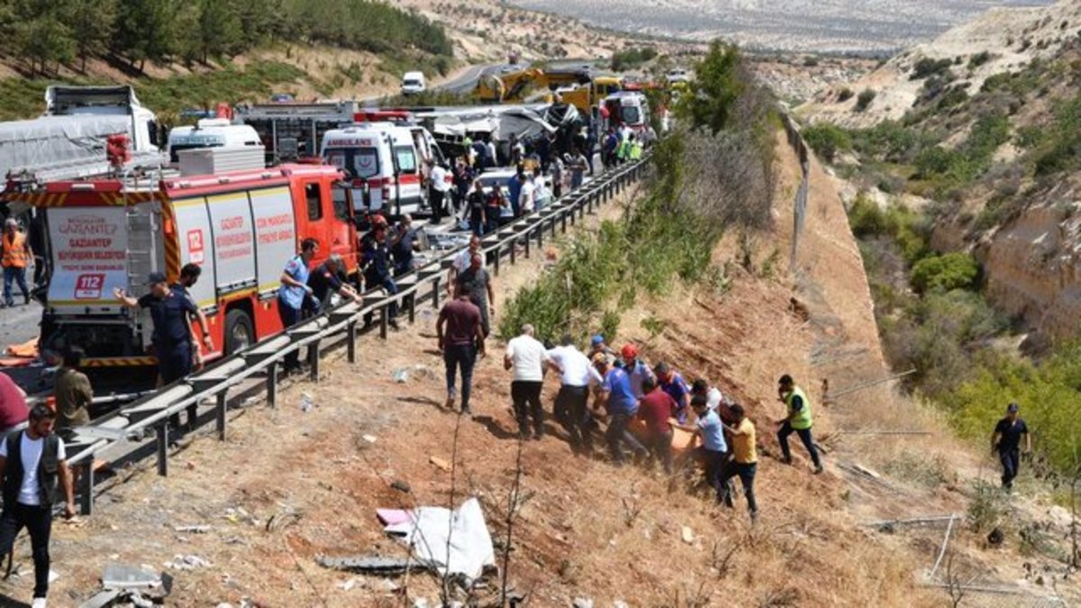 ترکیه/ 16 کشته و 29 مجروح در تصادف اتوبوس (+عکس)