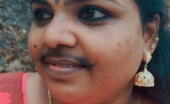 داستان عجیب زنی که عاشق سبیلش است! داستان عجیب زنی که عاشق سبیلش است!