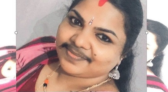 داستان عجیب زنی که عاشق سبیلش است! داستان عجیب زنی که عاشق سبیلش است!