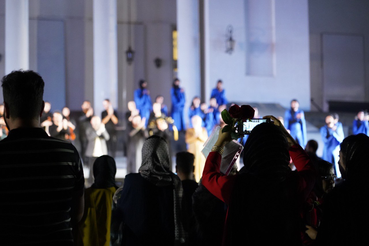 اجرای اختصاصی کنسرتنمایش سیصد برای کادر درمان با حمایت داریا همراه اجرای اختصاصی کنسرتنمایش سیصد برای کادر درمان با حمایت داریا همراه