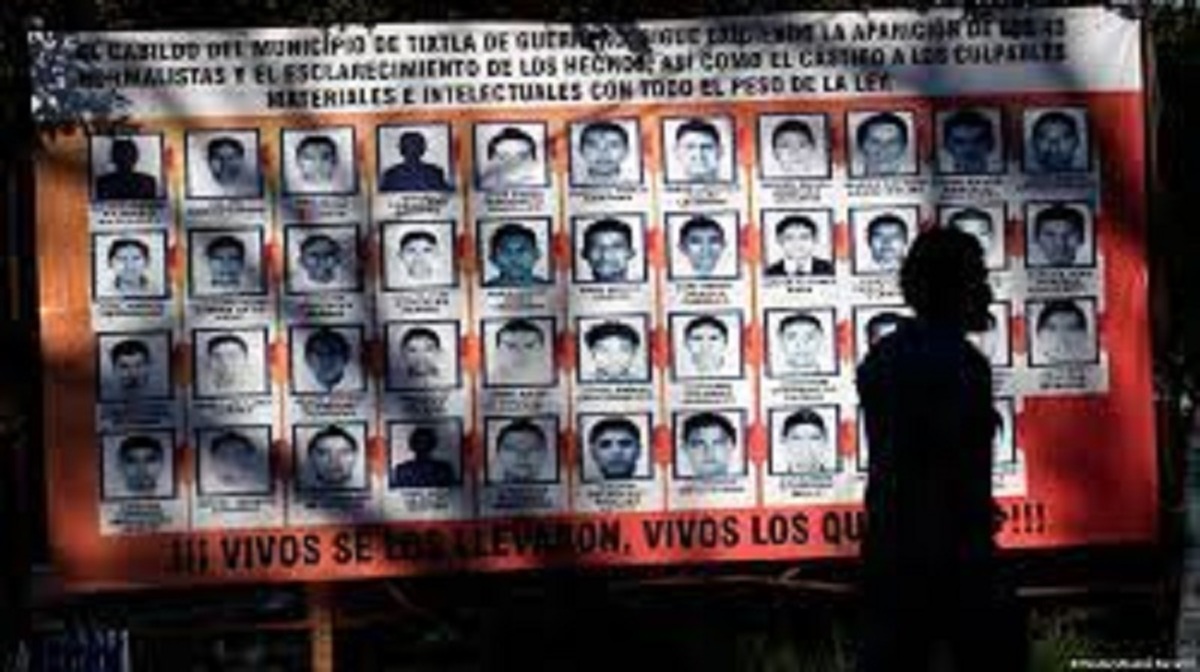 مکزیک/ بازداشت دادستان کل و ۶۴ پلیس به‌ اتهام مشارکت در سر به نیست کردن ۴۳ دانشجو