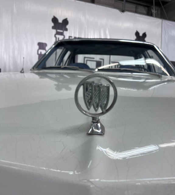 اولین خودرو 8 سیلندر تولیدشده در ایران چه بود؟ (+عکس و مشخصات) اولین خودرو 8 سیلندر تولیدشده در ایران چه بود؟ (+عکس و مشخصات)