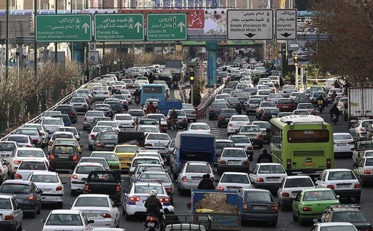 آغاز ترافیک عصرگاهی در خیابان های تهران/ اعلام وضعیت ترافیکی بزرگراه‌ها
