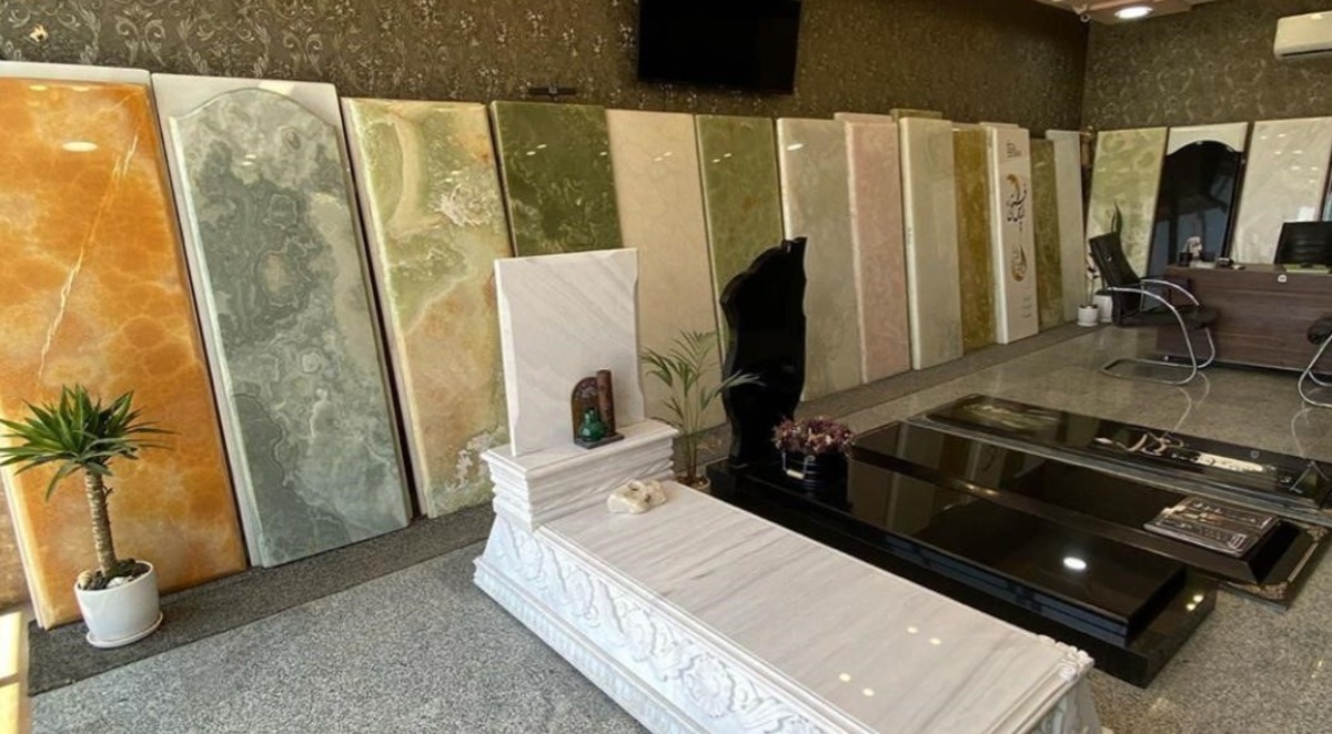 عضو شورای شهر تهران: نصب تصاویر بانوان غیرمحجبه بر سنگ قبر ممنوع است/ اصلاح ۹۸ سنگ قبر
