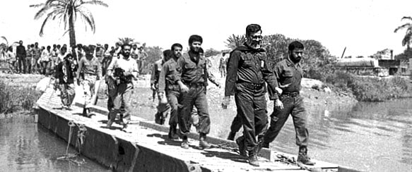 چرا امام (ره) قطعنامه ۵۹۸ را پذیرفت ؟/ رهبری پاسخ دادند