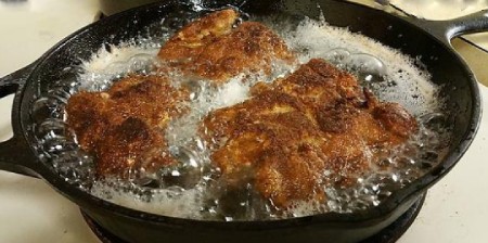 علت کف کردن روغن موقع سرخ کردن