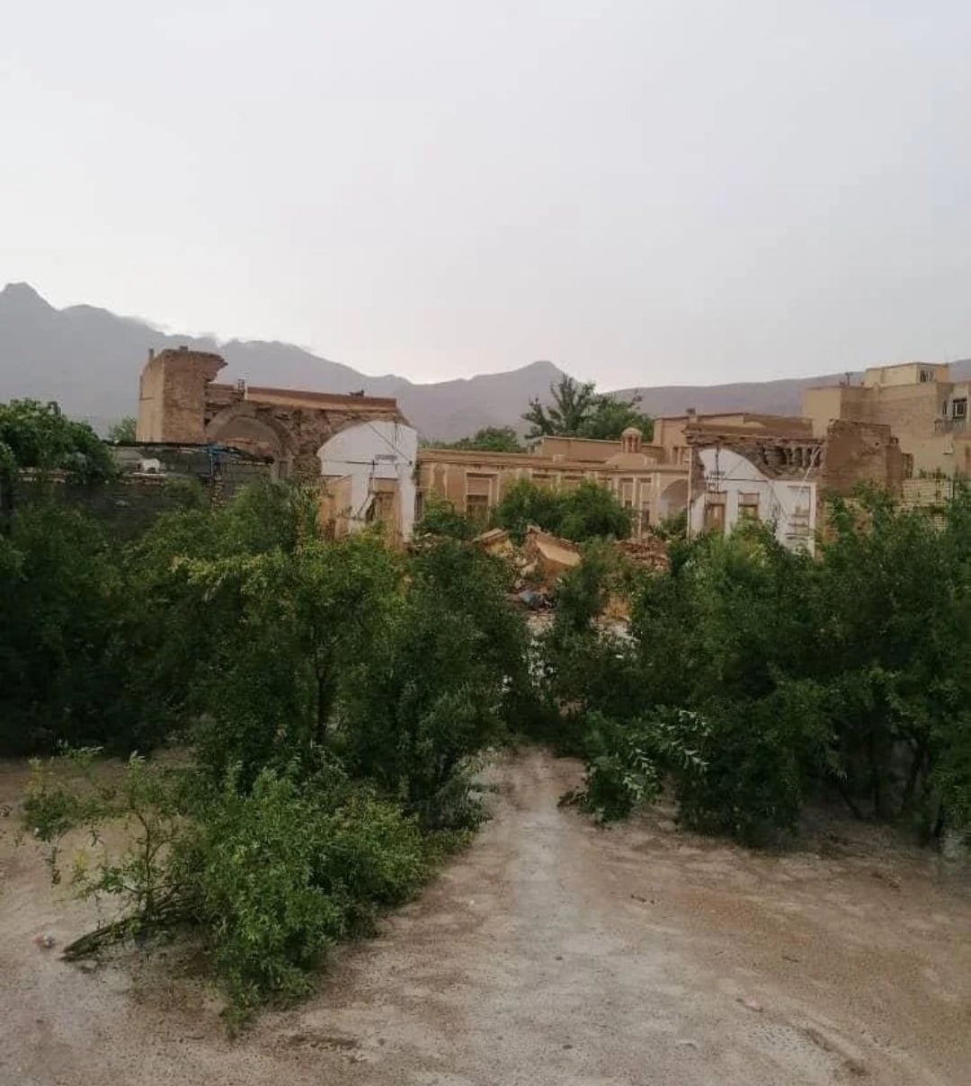 یزد/ خانه رزاقیان تفت بر اثر بارش باران تخریب شد