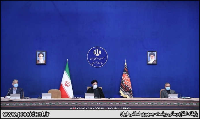 نماینده مجلس: رییسی و همکارانش در عمل به وعده هایی که داده بودند، ناکام ماندند