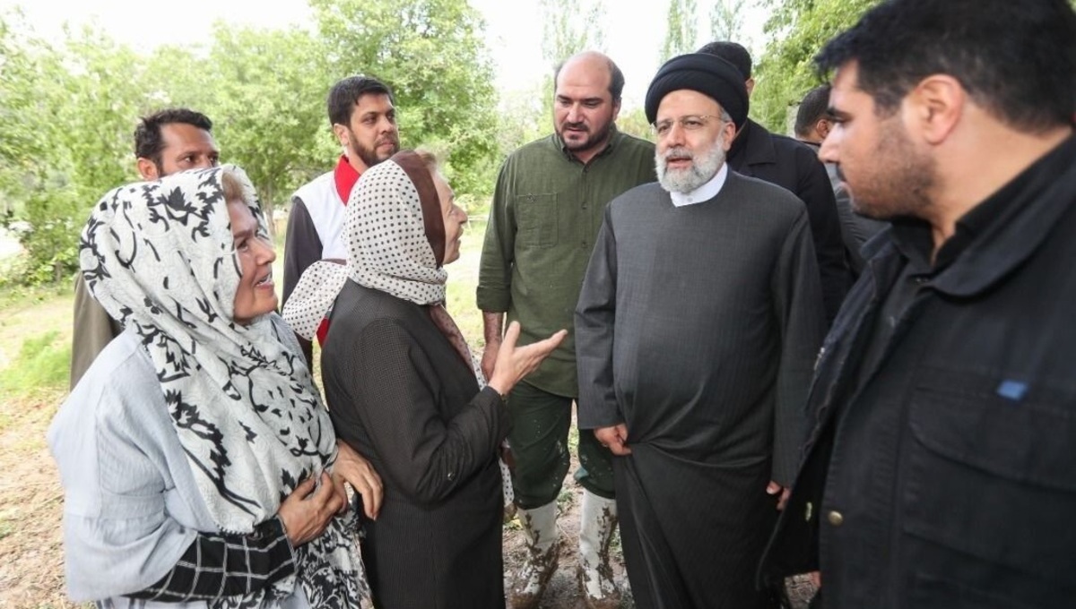 قدردانی رئیس‌جمهور از بانوی مسئولیت‌پذیر فیروزکوهی (+عکس)