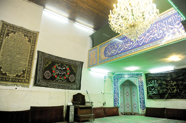 حسینیه‌ها و تکیه‌های تاریخی تهران/ شوفرها و سوپورها تکیه عزاداری دارند + عکس
