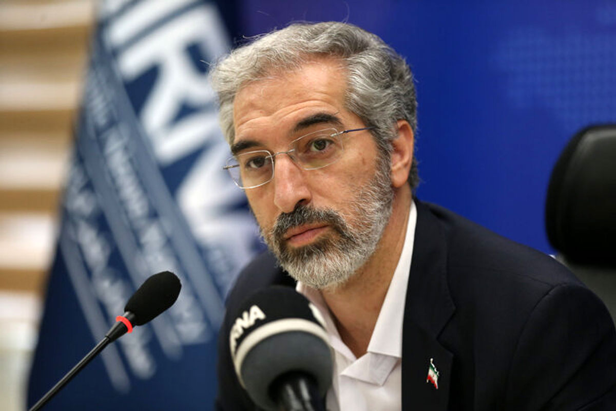 معاون هنری وزارت ارشاد: من نماینده هنرمندان نیستم، نماینده دولت جمهوری اسلامی ایران هستم