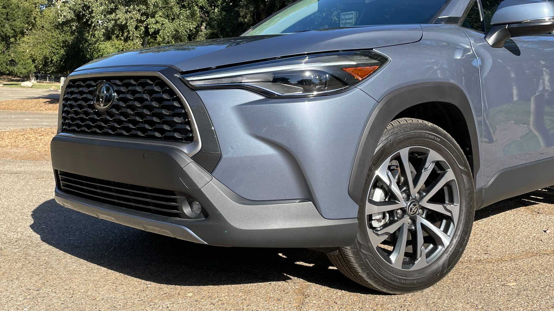 درباره کرولا کراس خودرویی که شاید وارد ایران شود! (+عکس)