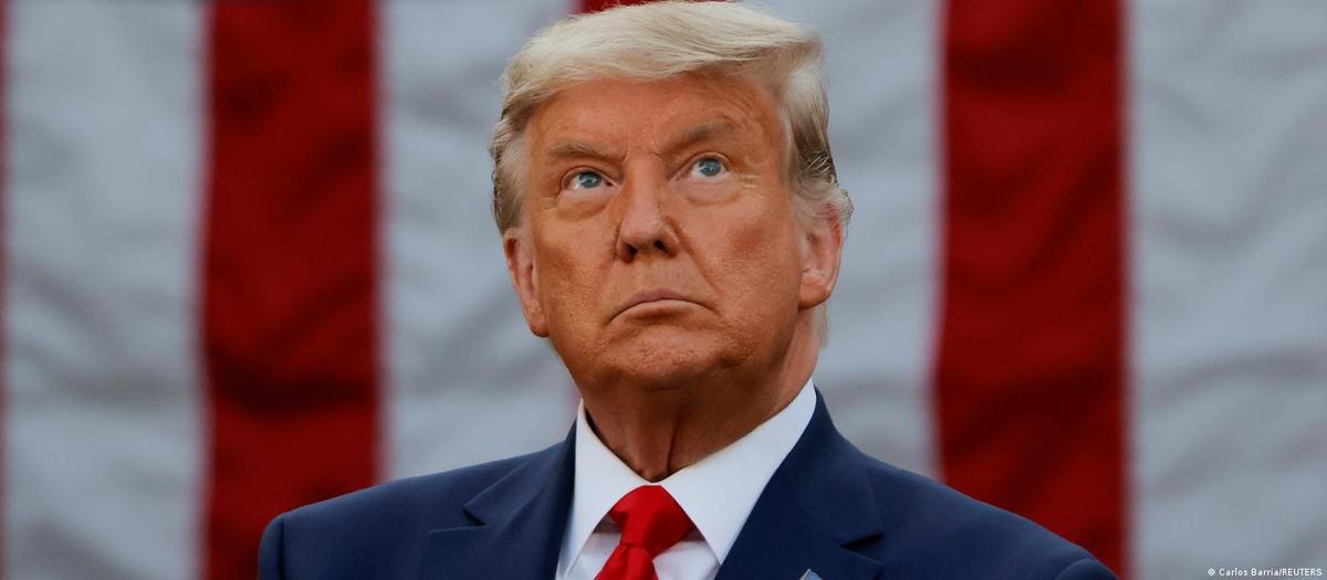 اختلاف ترامپ و دادگستری بر سر اسناد محرمانه (+عکس)