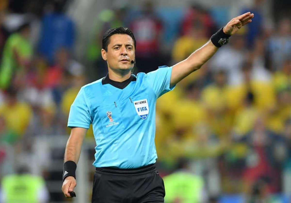 فغانی: بدون تغییر ساختار، VAR کمکی به فوتبال ایران نمی‌کند/ باید به داوران جوان شانس داد