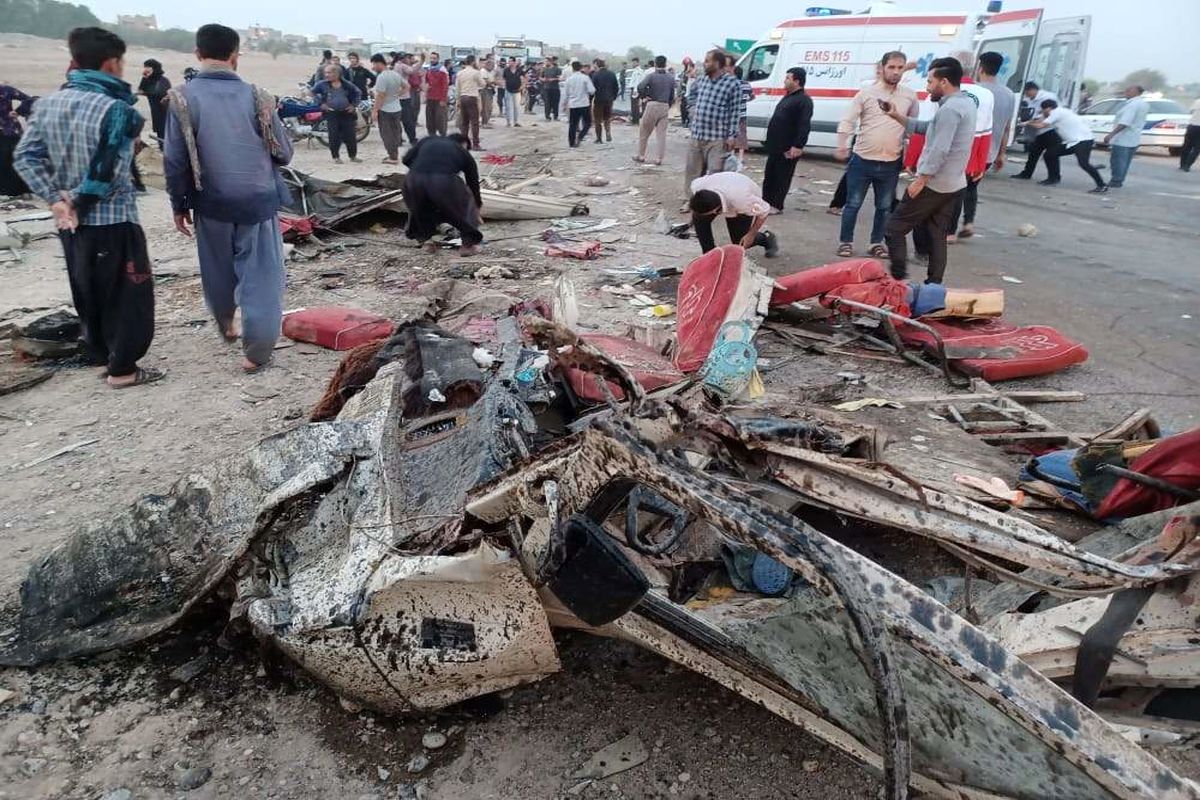 بامداد خونین شوشتر: 16 نفر جان باختند، از آن میان 10 زن / کارگران فصلی نه به مزارع نرسیدند نه به خانه‌هایشان